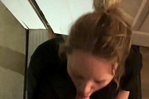 Homemade couple tries risky sex in hotel doorway