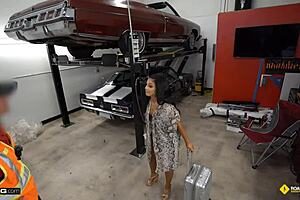 thick latina stripper bends over for roadside blowjob!! 😏