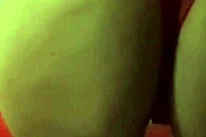 Massagem tantrica termina em gozada com essas delicias in public fingering.