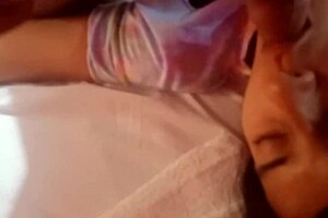 Pensé que era un sueño húmedo, pero ¡me están follando de verdad! No pares, me encanta tu cabecita rosada 😍