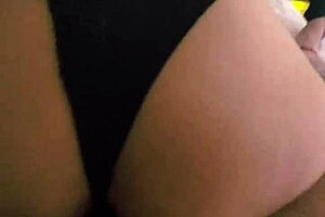 this rica prostituta with huge ass is getting fucked in the hotel, riding hard without condom