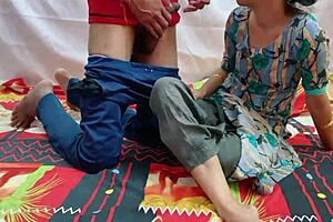 Aunty fucked by teen 18+ age boy with hindi audio full hd porn video