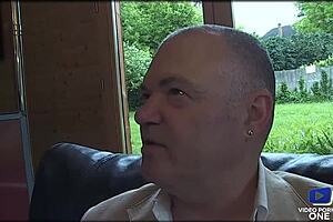 Salope Blonde Pour Un Pervers Qui Sort De Prison