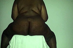 omg, my fat ass is so big and ready for fucking...