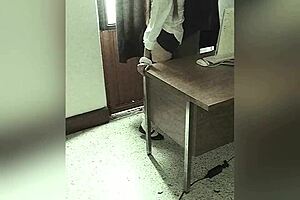 Cámara Graba A Maestro Y Alumna En La Oficina Del Colegio Colegiala Mexicana Se Deja Follar Por El Profe Por Una Mejor Calificación Video Amateur Real