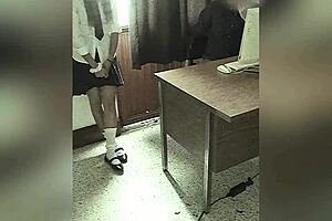 Cámara Graba A Maestro Y Alumna En La Oficina Del Colegio Colegiala Mexicana Se Deja Follar Por El Profe Por Una Mejor Calificación Video Amateur Real