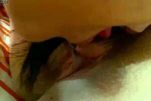 Lesbians Lick Clits And Eat Pussy In 69