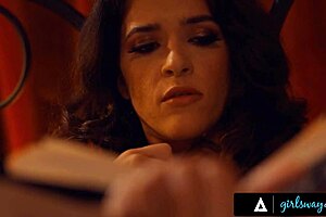 Girlsway - Kinky BDSM Lover Gets Femdom Help From Casey Calvert To Fulfill Fantasies 😈