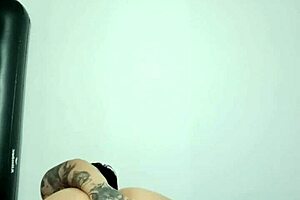 i do my first anal with a glass dildo, it's so bigg!