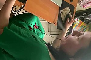 Distracted From Work By Phone Sex With Russian Amateur