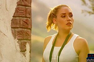 She takes selfies outdoor, naturally curvy