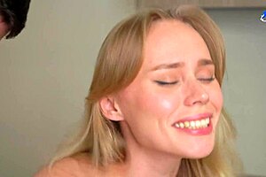 This hottie seduced a worker to lick her pussy and cum on her face