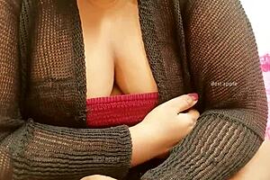 desi indian maid showing big tits