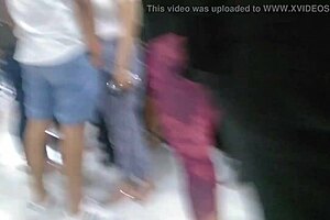 Me encontré a esta putita irresistible nalgona