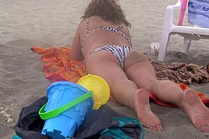 I get so hard showing off on the beach, ended up banging a stranger.