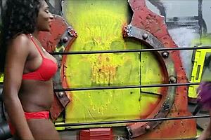 who is the better lover in this french ebony wrestling match?