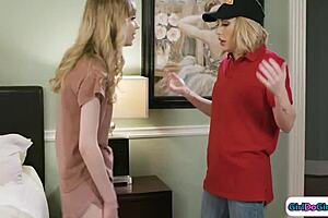 gfs celebrate proposal with hot pussylicking action tonight! 🔥