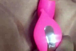 i squirted masive all over the camra with a reomte vibrator n dildo