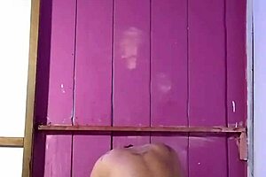 comendo a coroa gostosona com pau grande depois do chuveiro