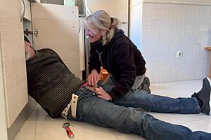 Hot wife intensely sucks plumber's monster cock in kitchen