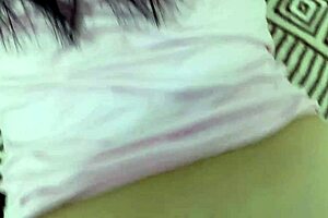 Skinny Madrastra Follada Duro en Doggy con Castigo por Espiar Ropa Interior