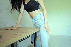 rubbing table and cumming panties on and off jeans 😏