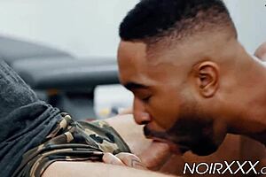 Athletic White Guy Penetrates Remy Cruze