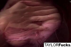 Taylors Sexy In Pink