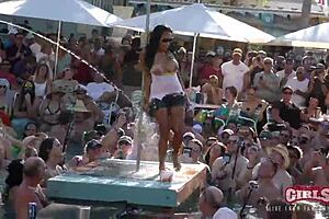 Insane pool party twerking at Key West fest