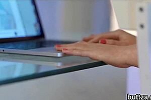 Beautiful Tight Kitten Gets Her Spread Honey Pot And Tiny 18+ Anus Screwed Hardcore!