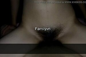 Babe from the Club Performs Well on Her Knees