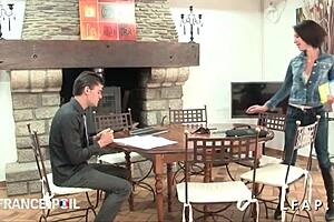 La Prof Est Une Cougar Et Donne Cours En Lingerie Intro