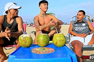 fodendo o safado junto do meu melhor amigo com big cocks double penetration 😜