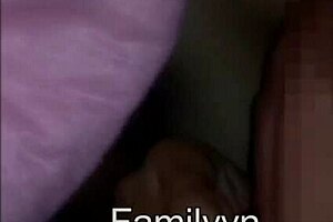 Babe from the Club Performs Well on Her Knees