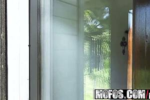 Jessa Rhodes Gets a Deep Package in Her Pussy by the Pool 😏