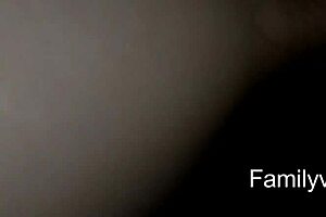 Babe from the Club Performs Well on Her Knees