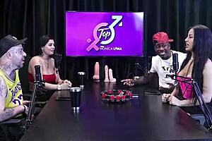 Woman defecates on dick in bizarre moment with strong pussy smell for jefao oficial and karen oliver