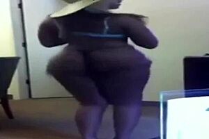 i love watching big booty girls clap and grab asses