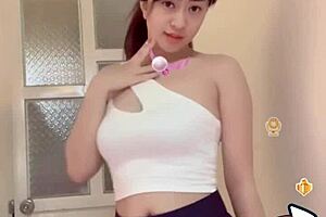 Miu ngoan thin white smooth big tits