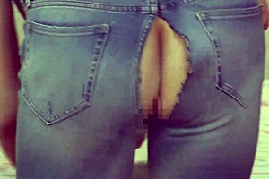 Ass Fetish Alert! Giant Booty Woman’s Pants Rip Open, Leading to Instant Raw Creampie Action. Can’t Stop with Just One, It’s Non-Stop Internal Shots!