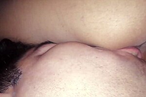 le chupo la panochita y el culito a mi hermana susy