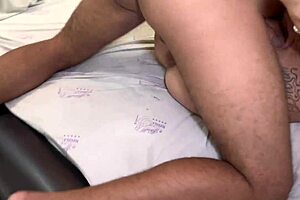 e no cuzinho q a safada gosta, n adianta correr q o pirocao vai te arrombar 😈