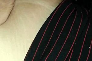 Me Chamou Para Assistir Netflix E Apagou No Meu Colo, Aproveitei Para Filmar Escondido Suas Belas Tetas, Imagina Essas Tetas Com Leite Que Delícia Vai Ser?