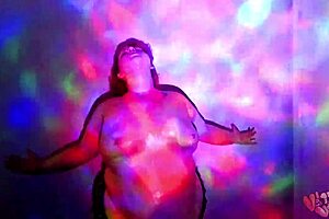 Plump bbw goddess dances striptease and gets oiled