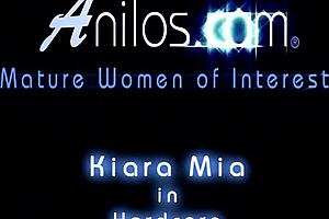 Man Suggestively Stuffing His Cock Into Mature Pussy