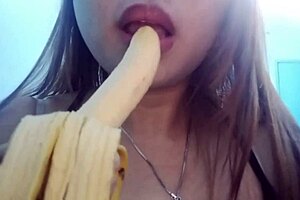 yo, watch this seductive banana sucking turn into deepthroat fun
