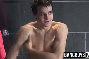 Cute Twinks Engage In Blowjob And Bareback Hardcore Fucking Under Shower Water.