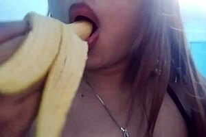 yo, watch this seductive banana sucking turn into deepthroat fun