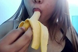 yo, watch this seductive banana sucking turn into deepthroat fun