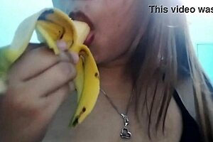 yo, watch this seductive banana sucking turn into deepthroat fun